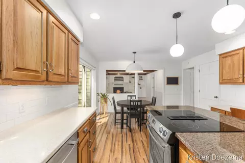 Kitchen - 7716 Kirkwall Dr SE, Ada, MI 49301 photo 5 of 6