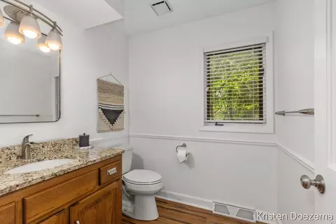 Bath - 7716 Kirkwall Dr SE, Ada, MI 49301 photo 1 of 4