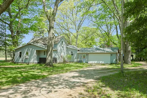Exterior - 6854 E Garfield Rd, Hesperia, MI 49421 photo 3 of 6