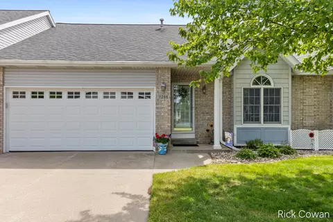 11286 Blue Heron Pkwy #24, Holland, MI 49424