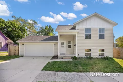 1271 Spring St, Muskegon, MI 49442