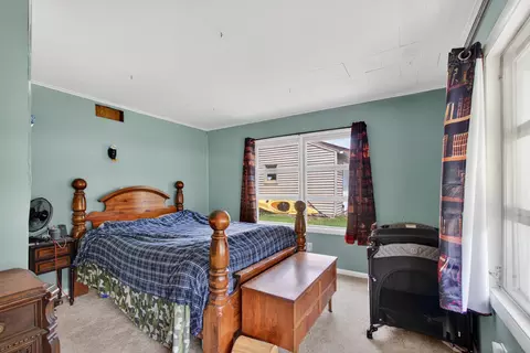 Bedroom - 802 Oakridge Dr, Jackson, MI 49203 photo 1 of 6