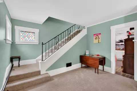 Entry Way - 802 Oakridge Dr, Jackson, MI 49203 photo 4 of 4