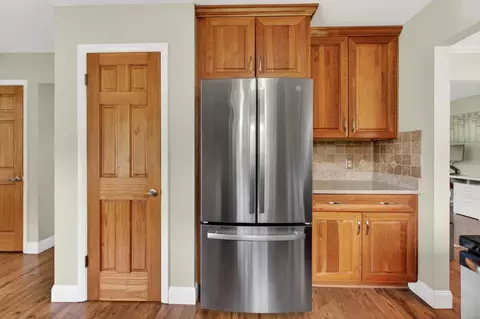 Kitchen - 5275 Timbercrest Trl, Jackson, MI 49201 photo 3 of 5