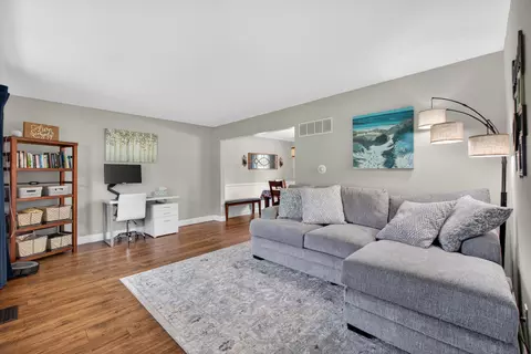 Living - 5275 Timbercrest Trl, Jackson, MI 49201 photo 1 of 4