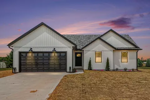 124 Jeremy St, Constantine, MI 49042