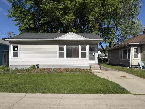 22415 Wilmot Ave, Eastpointe, MI 48021