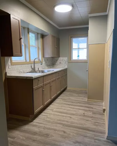 960 Mann Ave, Flint, MI 48503 photo 2