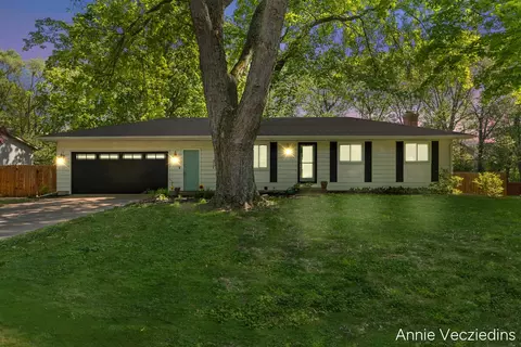 4696 Shank St NE, Rockford, MI 49341