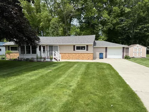 928 Hummingbird Ln, Quincy, MI 49082