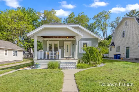 1365 Johnston St SE, Grand Rapids, MI 49507