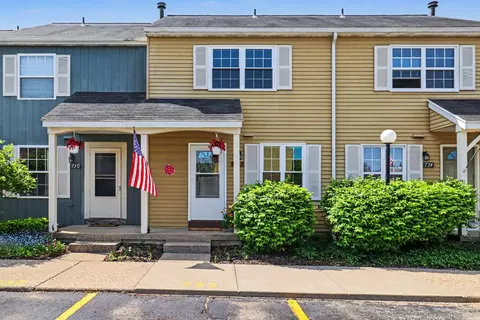 732 Pinckney Ct, Comstock Park, MI 49321
