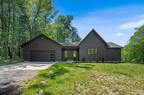3054 Old Allegan Rd, Fennville, MI 49408