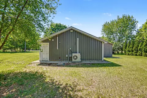 2811 S Sheridan Rd, Stanton, MI 48888 photo 6