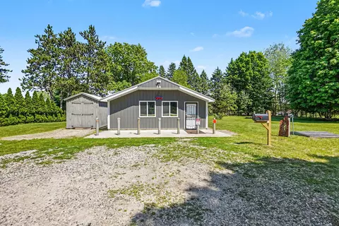 2811 S Sheridan Rd, Stanton, MI 48888
