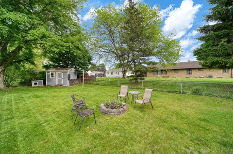 Exterior - 1321 Michael Dr, Jackson, MI 49202 photo 8 of 14