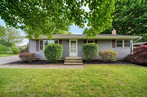 Exterior - 1321 Michael Dr, Jackson, MI 49202 photo 2 of 14