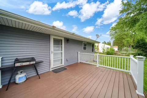 Exterior - 1321 Michael Dr, Jackson, MI 49202 photo 13 of 14