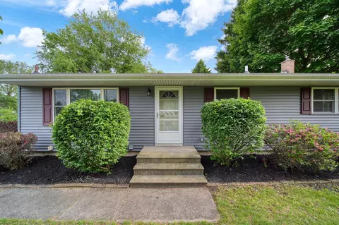 Exterior - 1321 Michael Dr, Jackson, MI 49202 photo 4 of 14