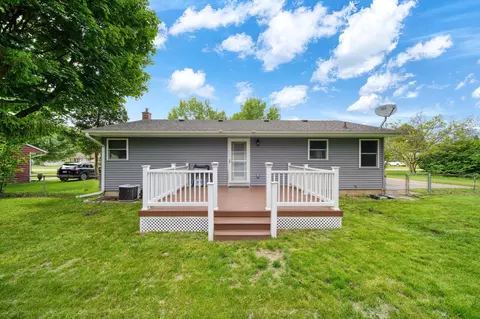 Exterior - 1321 Michael Dr, Jackson, MI 49202 photo 12 of 14