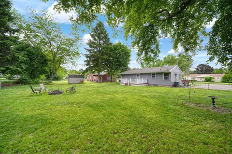 Exterior - 1321 Michael Dr, Jackson, MI 49202 photo 7 of 14
