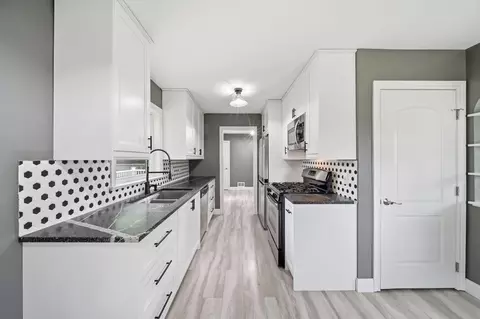 Kitchen - 1321 Michael Dr, Jackson, MI 49202 photo 1 of 4