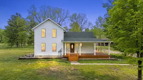 48882 8th Ave, Grand Junction, MI 49056