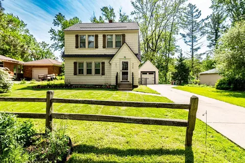 428 Charlotte Ave NW, Grand Rapids, MI 49504