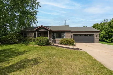 2995 65th St, Fennville, MI 49408
