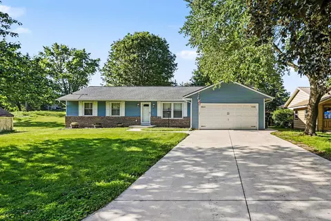 614 Hillcrest Rd, Paw Paw, MI 49079