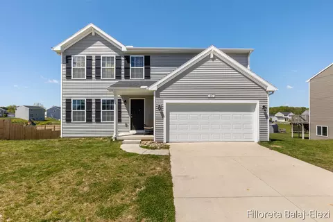 467 Oak View Dr, Middleville, MI 49333