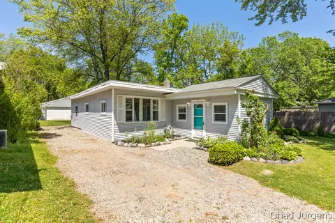841 Harding St NW, Grand Rapids, MI 49544
