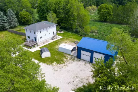 2162 S Stone Rd, Fremont, MI 49412
