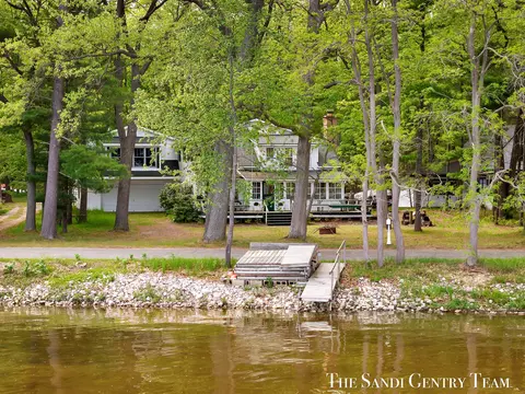6633 Bass Lake Blvd, Pentwater, MI 49449