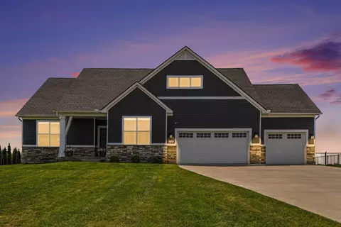 11267 Sand Hill Dr, Grass Lake, MI 49240