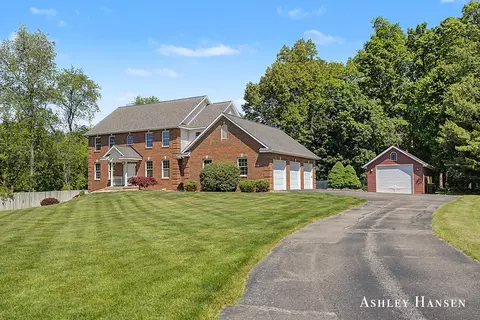7085 Hidden Ridge Dr SE, Grand Rapids, MI 49546