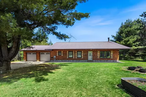 15902 Penesal Rd, Leroy, MI 49655