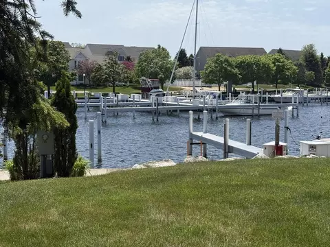 46 Marina Dr, Manistee, MI 49660