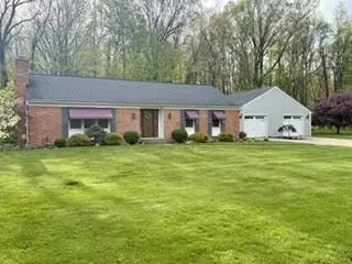 Exterior - 232 Hawthorne Rd, Marshall, MI 49068 photo 2 of 13