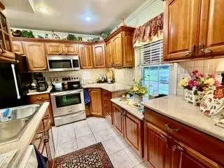 Kitchen - 232 Hawthorne Rd, Marshall, MI 49068 photo 2 of 4