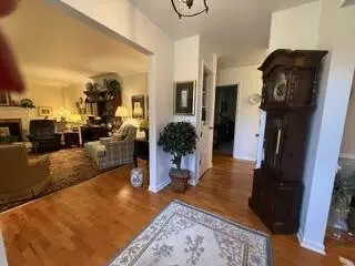 Entry Way - 232 Hawthorne Rd, Marshall, MI 49068 photo 2 of 2