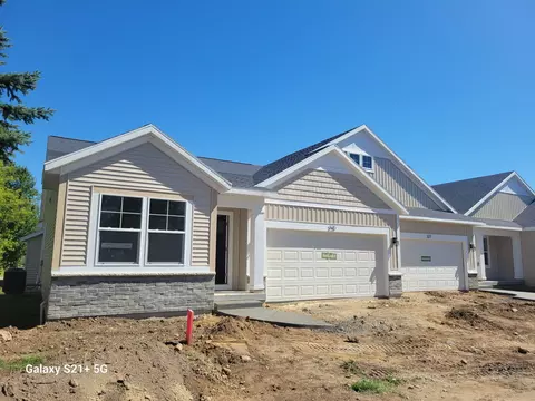 325 Round Hill Rd, Kalamazoo, MI 49009