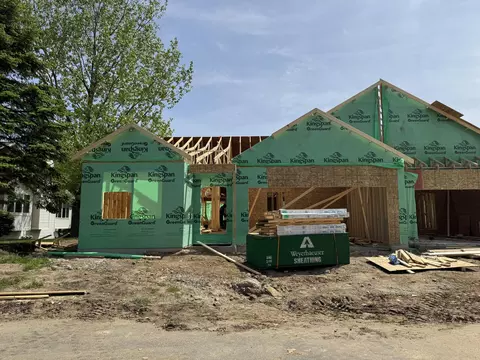 325 Round Hill Rd, Kalamazoo, MI 49009