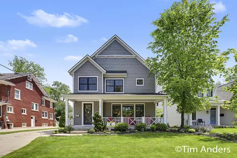 556 Greenwood Ave SE, East Grand Rapids, MI 49506