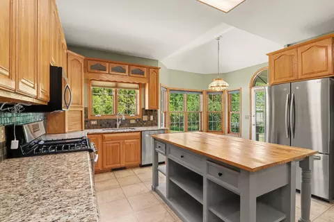 Kitchen - 10031 Taplin Ln, Plainwell, MI 49080 photo 3 of 5