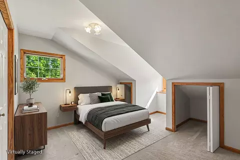 Bedroom - 10031 Taplin Ln, Plainwell, MI 49080 photo 3 of 11