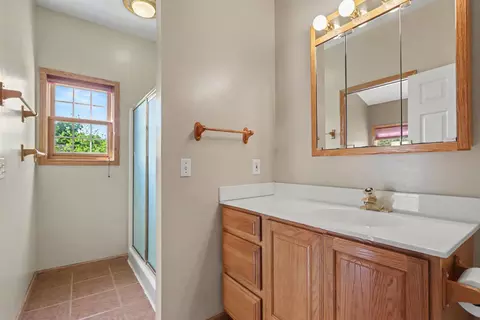 Bath - 10031 Taplin Ln, Plainwell, MI 49080 photo 2 of 6