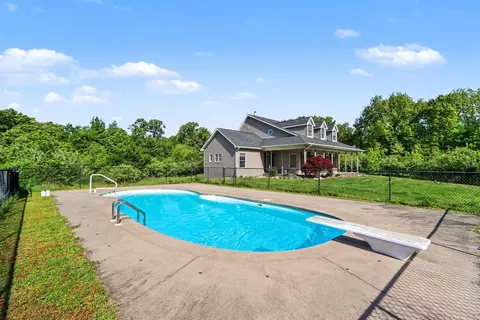 Exterior - 10031 Taplin Ln, Plainwell, MI 49080 photo 5 of 13