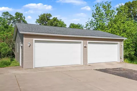 Exterior - 10031 Taplin Ln, Plainwell, MI 49080 photo 2 of 13