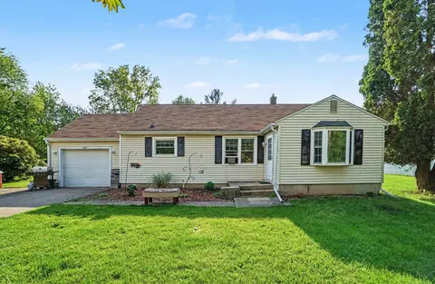 1230 Longfellow Ave, Jackson, MI 49202